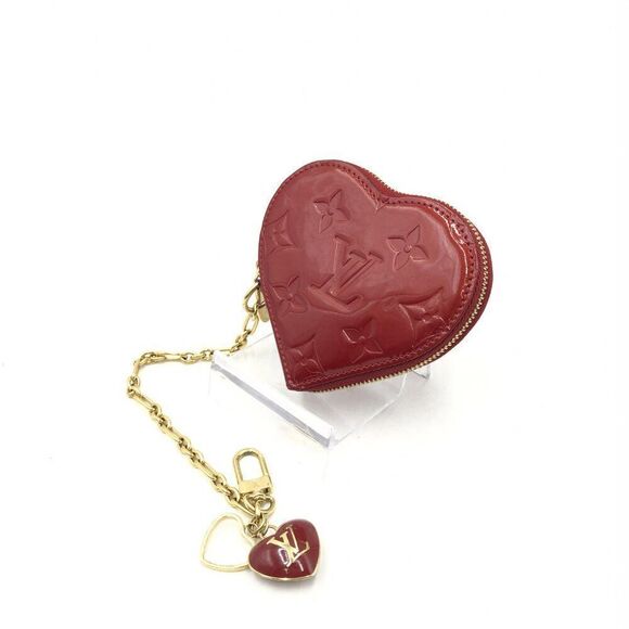 Louis Vuitton Red Pomme D´amour Vernis Heart Coin & Charm - Picture 2 of 10